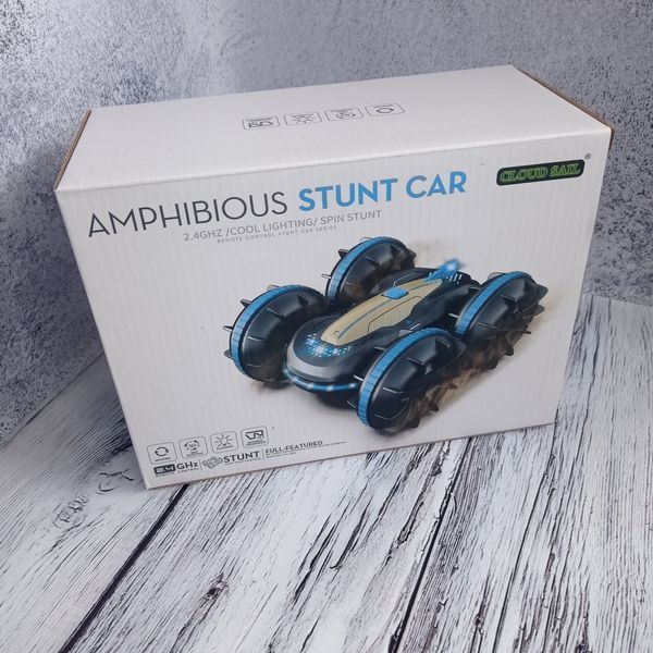 Машинка перевертыш-амфибия Amphibious Stunt Car на радиоуправлении пультр браслет Черно-синяя